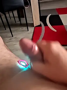 Szeltolo001 online show from 02-10-26, 03:10