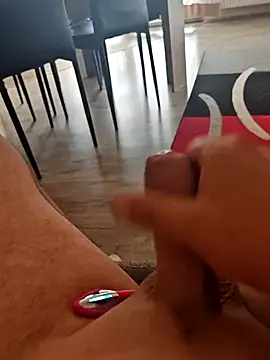 Szeltolo001 online show from 04-01-26, 02:14