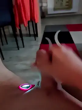 Szeltolo001 online show from 04-03-26, 01:47