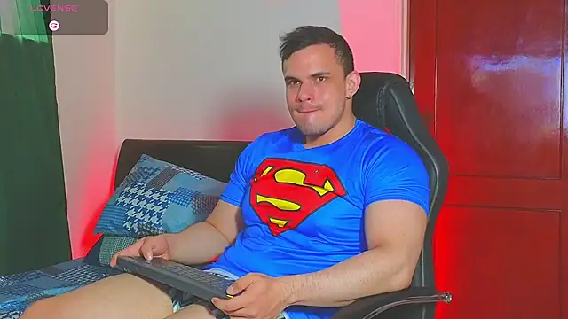 Snapshot of Regansmiths chatting on 10-04-25, 01:31 Regansmiths online show from 10-04-25, 01:31