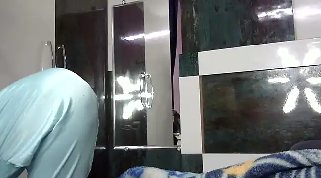 momo lov online show from 12-16-24, 05:38