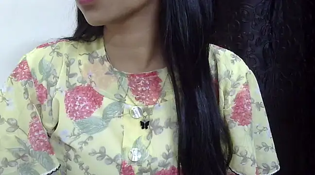 momo lov online show from 03-08-25, 08:44