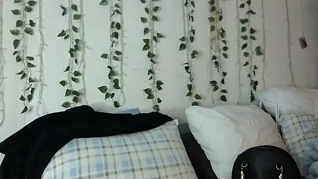 Erotic nayma online show from 03-07-25, 02:01