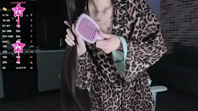 Snapshot of sweetiebones chatting on 12-17-24, 11:06 sweetiebones online show from 12-17-24, 11:06