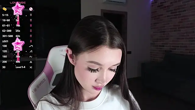 Snapshot of sweetiebones chatting on 12-17-24, 02:11 sweetiebones online show from 12-17-24, 02:11