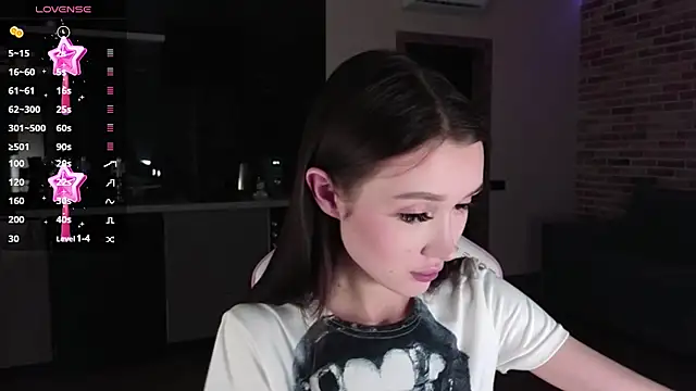 Snapshot of sweetiebones chatting on 12-20-24, 11:00 sweetiebones online show from 12-20-24, 11:00