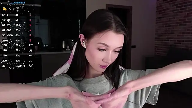 Snapshot of sweetiebones chatting on 12-29-24, 07:06 sweetiebones online show from 12-29-24, 07:06