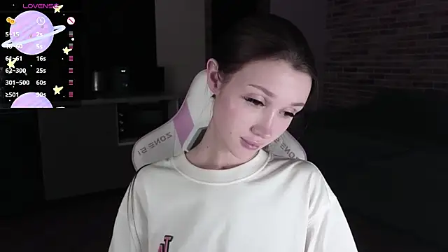 Snapshot of sweetiebones chatting on 02-14-25, 01:18 sweetiebones online show from 02-14-25, 01:18