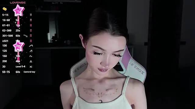 Snapshot of sweetiebones chatting on 02-23-25, 01:42 sweetiebones online show from 02-23-25, 01:42