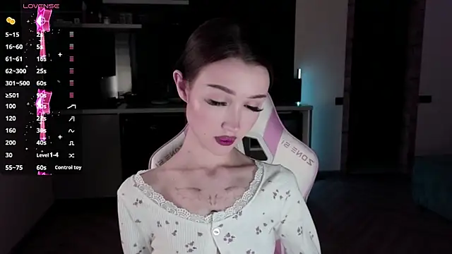Snapshot of sweetiebones chatting on 03-11-25, 12:39 sweetiebones online show from 03-11-25, 12:39