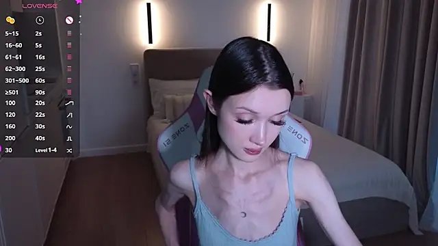 Snapshot of sweetiebones chatting on 11-10-25, 03:27 sweetiebones online show from 11-10-25, 03:27