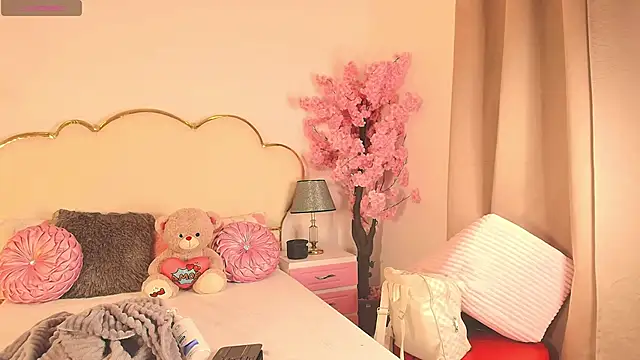 CahitlinBell online show from 04-17-26, 06:05