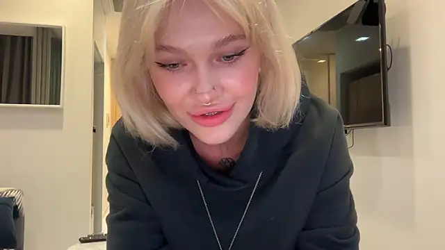 Golden Aline online show from 04-05-26, 11:40