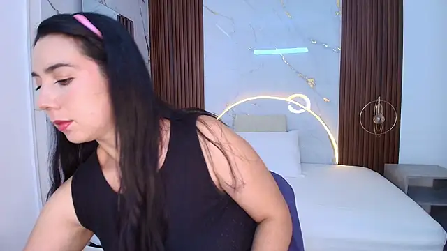 Snapshot of dahianthompson chatting on 02-25-25, 10:07 dahianthompson online show from 02-25-25, 10:07