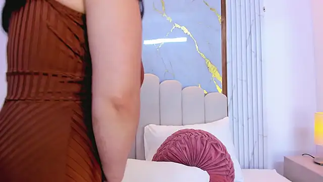 Snapshot of dahianthompson chatting on 10-15-25, 08:31 dahianthompson online show from 10-15-25, 08:31