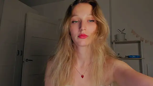 Snapshot of _Lora_Palmer chatting on 09-08-25, 07:57 Lora Palmer online show from 09-08-25, 07:57