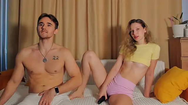 Snapshot of _Lora_Palmer chatting on 10-31-25, 10:16 Lora Palmer online show from 10-31-25, 10:16