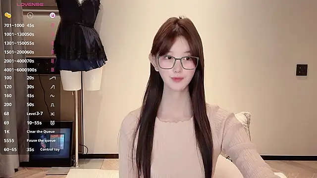 Snapshot of omaiiil chatting on 11-25-25, 09:31 omaiiil online show from 11-25-25, 09:31