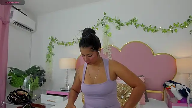 Snapshot of EmmaCrush chatting on 09-25-25, 08:34 EmmaCrush online show from 09-25-25, 08:34