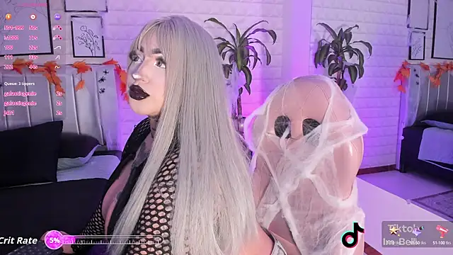 Snapshot of bella-green chatting on 10-10-25, 07:13 bella-green online show from 10-10-25, 07:13