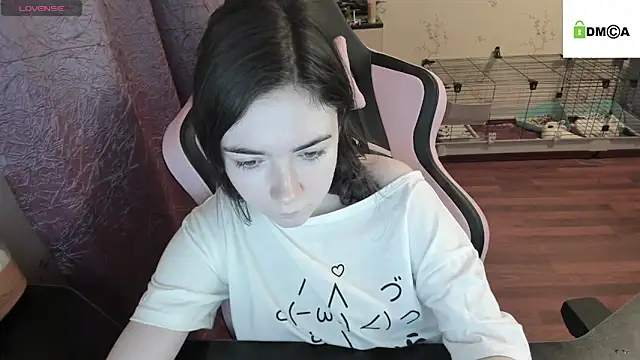 Snapshot of Crazy_forest_fairy chatting on 01-19-25, 05:26 Crazy forest fairy online show from 01-19-25, 05:26