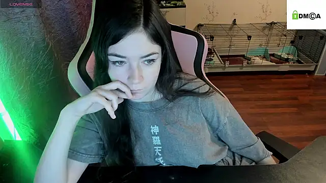 Snapshot of Crazy_forest_fairy chatting on 03-20-25, 11:34 Crazy forest fairy online show from 03-20-25, 11:34