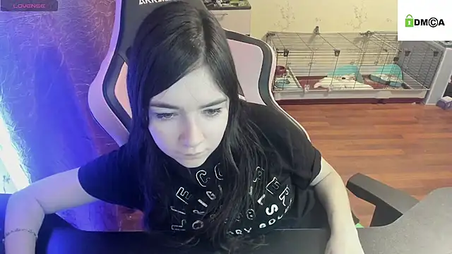 Snapshot of Crazy_forest_fairy chatting on 03-23-25, 03:32 Crazy forest fairy online show from 03-23-25, 03:32