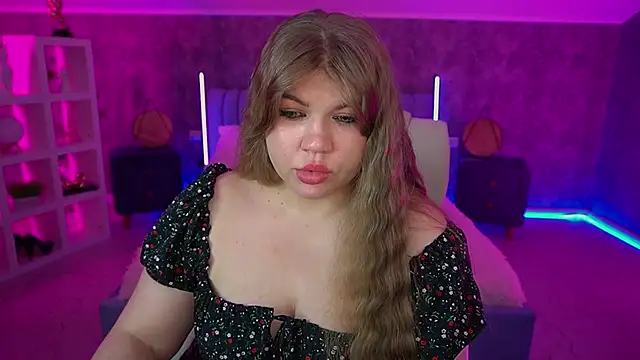 Snapshot of GabbieJay chatting on 06-16-26, 12:30 GabbieJay online show from 06-16-26, 12:30