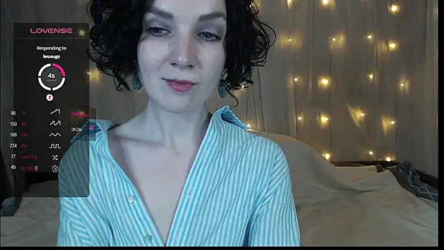 Snapshot of TinaWince chatting on 12-19-24, 08:13 TinaWince online show from 12-19-24, 08:13