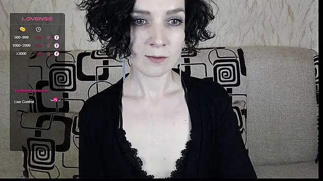 Snapshot of TinaWince chatting on 02-06-25, 08:50 TinaWince online show from 02-06-25, 08:50