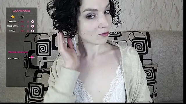 Snapshot of TinaWince chatting on 02-15-25, 05:51 TinaWince online show from 02-15-25, 05:51