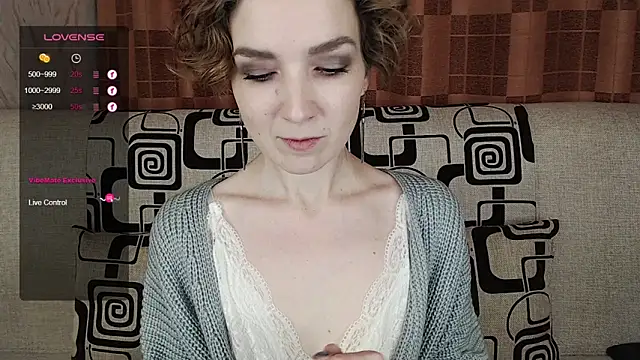 Snapshot of TinaWince chatting on 11-08-25, 04:45 TinaWince online show from 11-08-25, 04:45