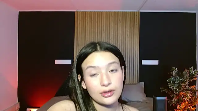 Snapshot of dafne_bss chatting on 01-17-25, 08:24 dafne bss online show from 01-17-25, 08:24