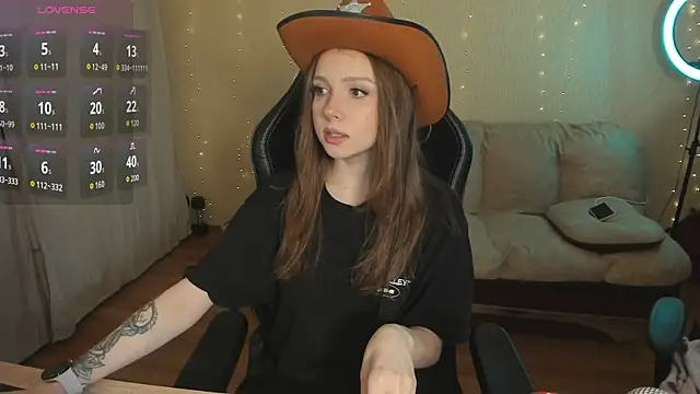 Snapshot of Kami_kam chatting on 12-16-25, 04:39 Kami kam online show from 12-16-25, 04:39