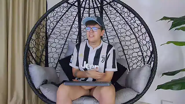 alex noa online show from 11-04-25, 06:18