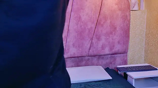 kendalltaylorr online show from 01-07-26, 12:29