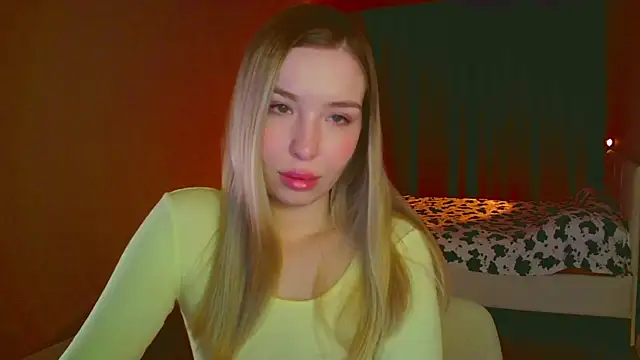 mia raspberrie online show from 02-09-25, 03:11