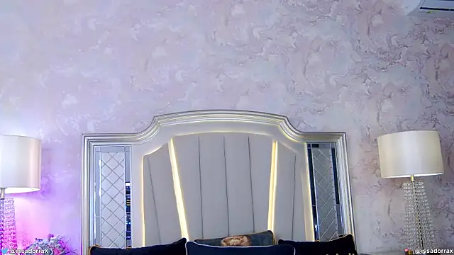 Snapshot of Issadorra chatting on 02-27-25, 09:00 Issadorra online show from 02-27-25, 09:00