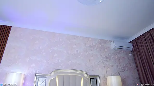 Snapshot of Issadorra chatting on 03-19-25, 12:01 Issadorra online show from 03-19-25, 12:01