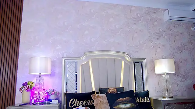 Snapshot of Issadorra chatting on 09-27-25, 05:45 Issadorra online show from 09-27-25, 05:45