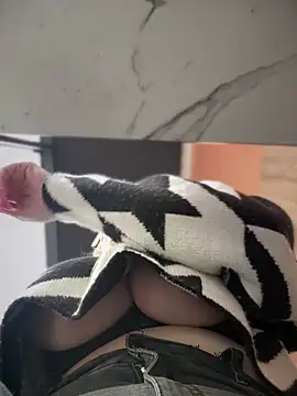 Teya moon  online show from 01-24-25, 12:10