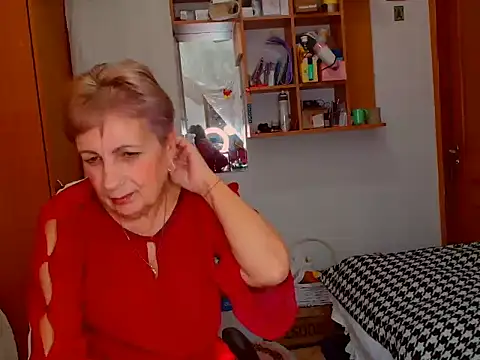 Victoria5643 online show from 12-18-24, 09:29