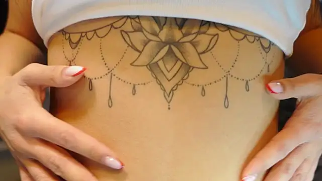 Snapshot of carla_italian chatting on 12-16-24, 12:27 carla italian online show from 12-16-24, 12:27