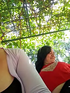 Snapshot of Sofia_Queen17 chatting on 02-28-25, 06:41 Sofia Queen17 online show from 02-28-25, 06:41