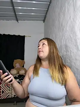 Snapshot of Sofia_Queen17 chatting on 10-31-25, 12:55 Sofia Queen17 online show from 10-31-25, 12:55