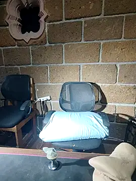 Snapshot of Pitudo20cmm chatting on 11-29-25, 11:13 Pitudo20cmm online show from 11-29-25, 11:13