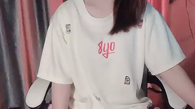 Snapshot of _Ely_ chatting on 03-18-25, 03:31 Ely online show from 03-18-25, 03:31