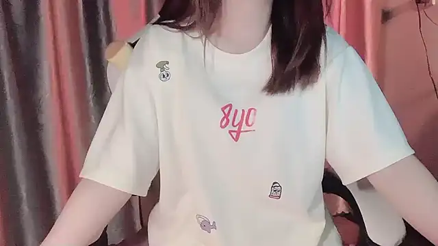 Snapshot of _Ely_ chatting on 03-18-25, 09:43 Ely online show from 03-18-25, 09:43