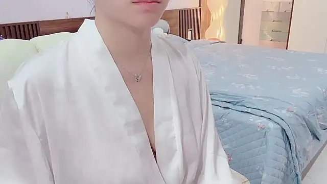 Snapshot of _Ely_ chatting on 11-17-25, 02:45 Ely online show from 11-17-25, 02:45