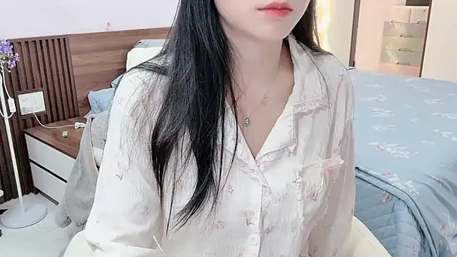 Snapshot of _Ely_ chatting on 11-19-25, 03:39 Ely online show from 11-19-25, 03:39